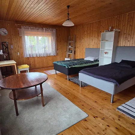 Viru 12 Raekuela House Sauna Puhkemaja