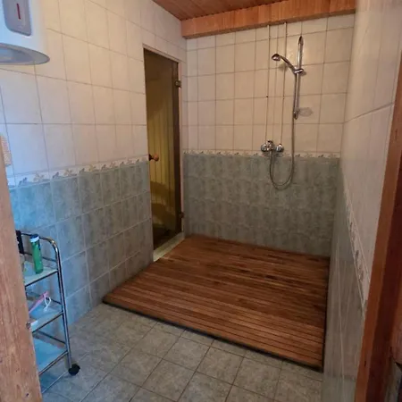 Viru 12 Raekuela House Sauna Puhkemaja *